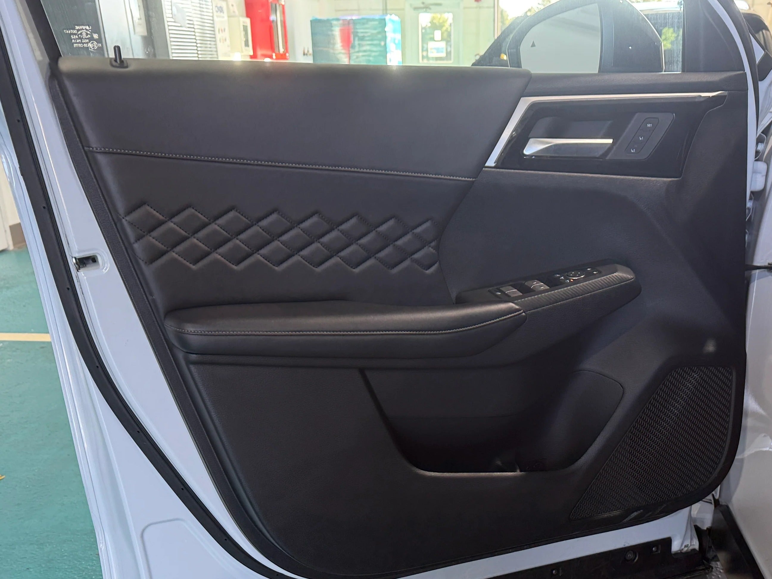 mitsubishi outlander plug-in hybrid 2025 JA4T5WA94SZ041321 image mitsubishi outlander plug-in hybrid 2025 JA4T5WA94SZ041321 image